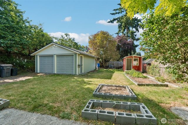 627 SW 106th Street, Seattle, WA 98146