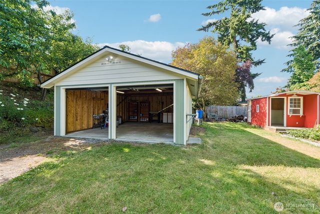 627 SW 106th Street, Seattle, WA 98146