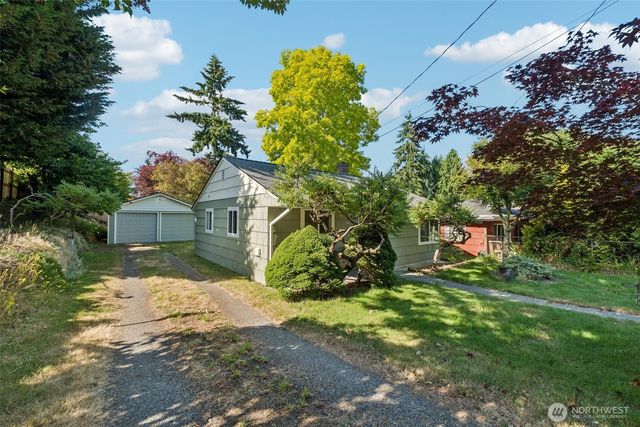 627 SW 106th Street, Seattle, WA 98146