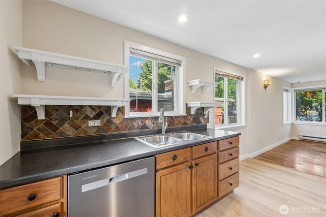 627 SW 106th Street, Seattle, WA 98146