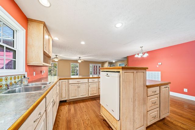 375 Golden Herren Rd, Sparta, TN 38583