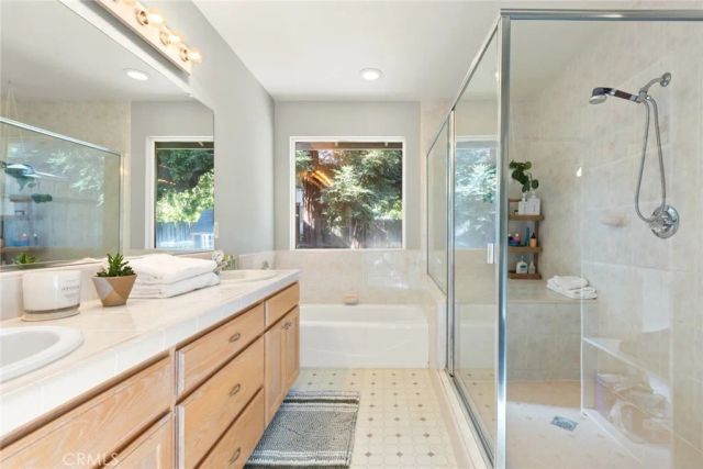 2 Summerwood Court, Chico, CA 95926