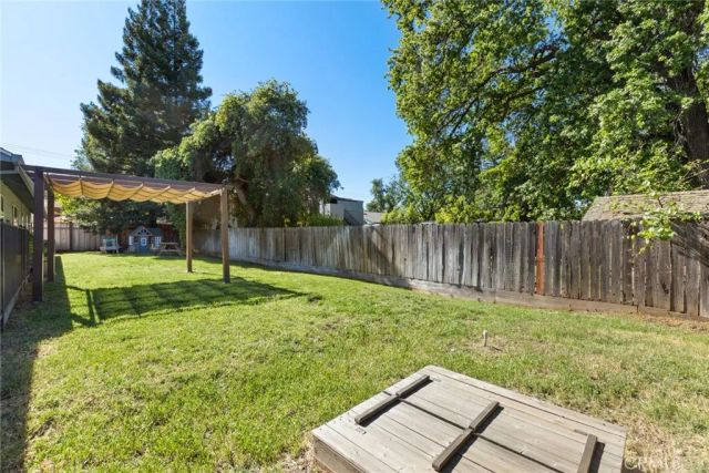 2 Summerwood Court, Chico, CA 95926