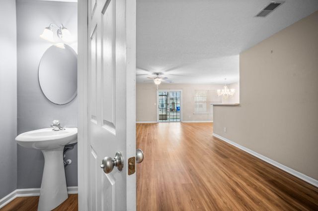 7873 Park Gate Drive, North Charleston, SC 29418