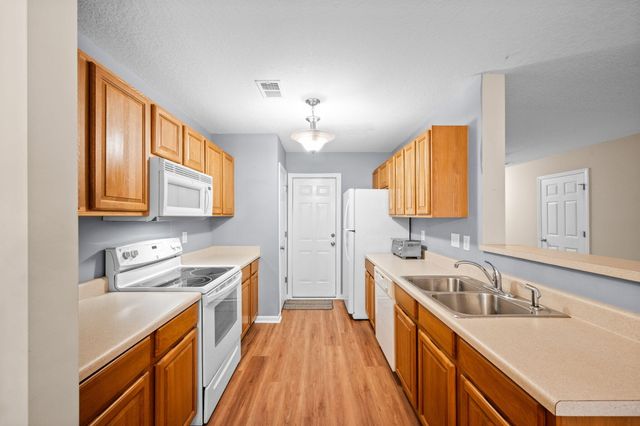7873 Park Gate Drive, North Charleston, SC 29418