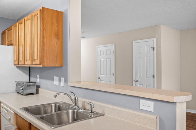 7873 Park Gate Drive, North Charleston, SC 29418