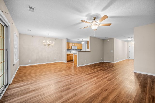 7873 Park Gate Drive, North Charleston, SC 29418