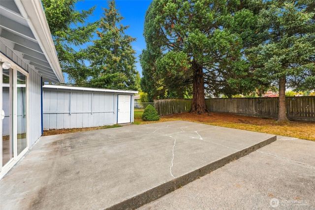 8209 E Davis Lane S, Tacoma, WA 98404
