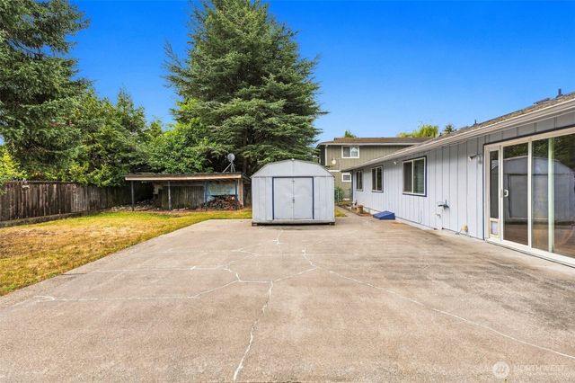 8209 E Davis Lane S, Tacoma, WA 98404