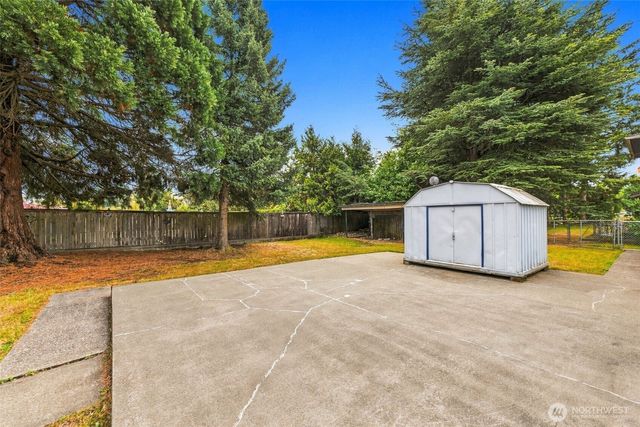 8209 E Davis Lane S, Tacoma, WA 98404