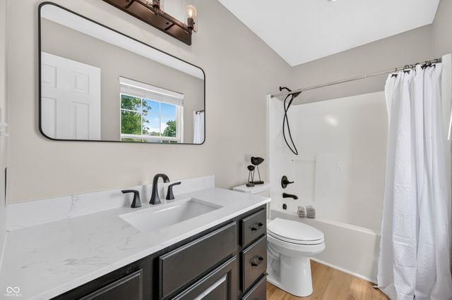 776 Shore View Drive, Franklin, IN 46131