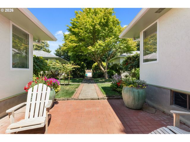 2940 Se BROOKLYN St, Portland, OR 97202