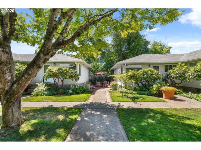 2940 Se BROOKLYN St, Portland, OR 97202