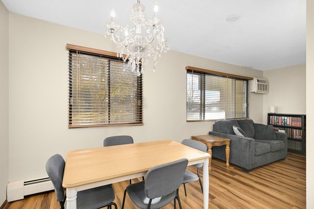 4101 Parklawn Avenue 121, Edina, MN 55435