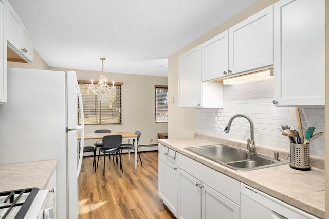 4101 Parklawn Avenue 121, Edina, MN 55435