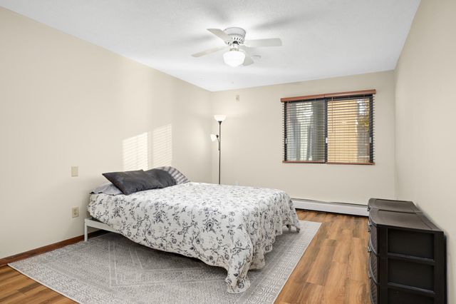 4101 Parklawn Avenue 121, Edina, MN 55435