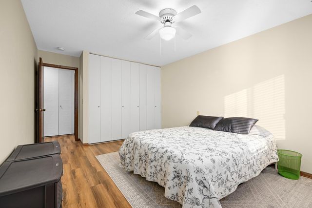 4101 Parklawn Avenue 121, Edina, MN 55435