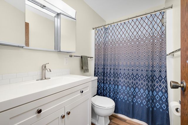 4101 Parklawn Avenue 121, Edina, MN 55435