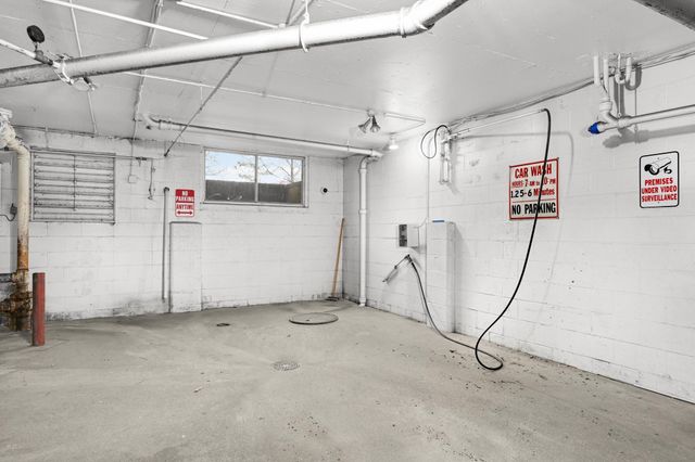 4101 Parklawn Avenue 121, Edina, MN 55435