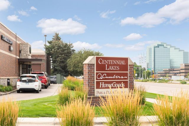 4101 Parklawn Avenue 121, Edina, MN 55435