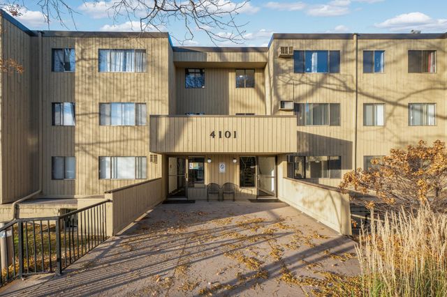 4101 Parklawn Avenue 121, Edina, MN 55435