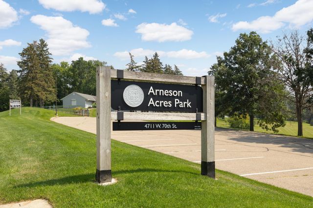 4101 Parklawn Avenue 121, Edina, MN 55435