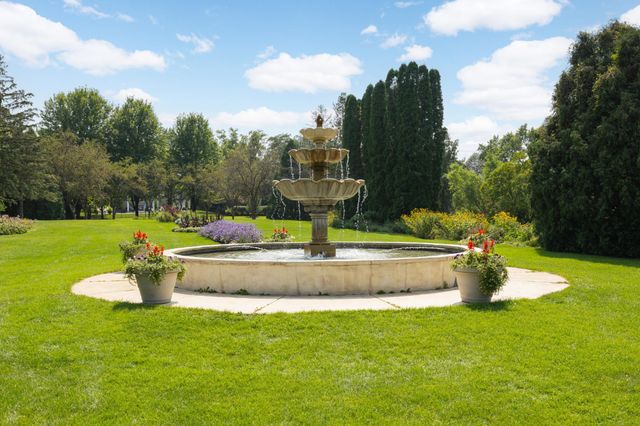 4101 Parklawn Avenue 121, Edina, MN 55435