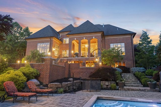 944 Squire Oaks Drive, Villa Hills, KY 41017