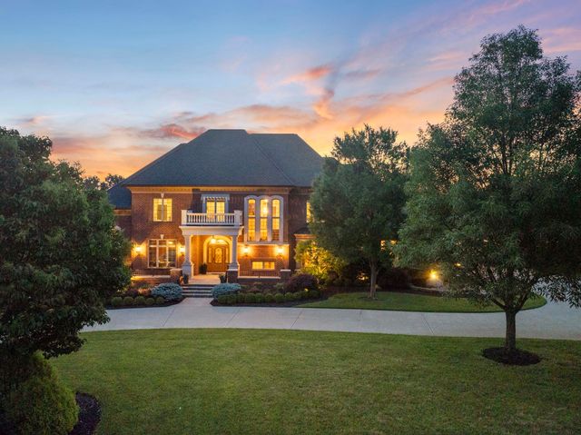 944 Squire Oaks Drive, Villa Hills, KY 41017