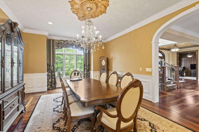 944 Squire Oaks Drive, Villa Hills, KY 41017