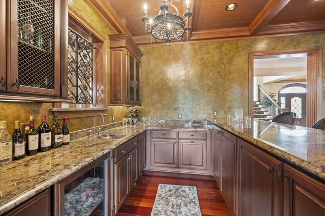 944 Squire Oaks Drive, Villa Hills, KY 41017