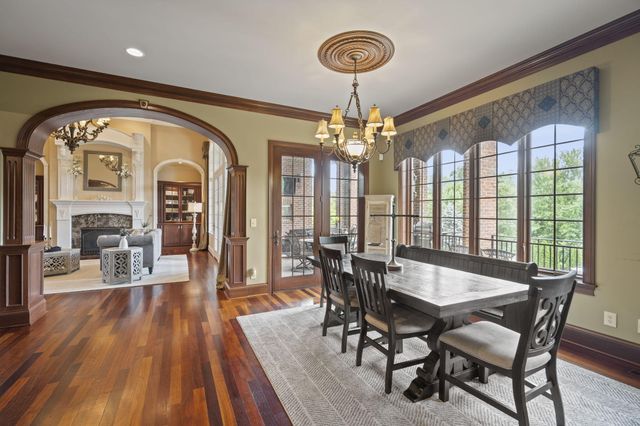 944 Squire Oaks Drive, Villa Hills, KY 41017