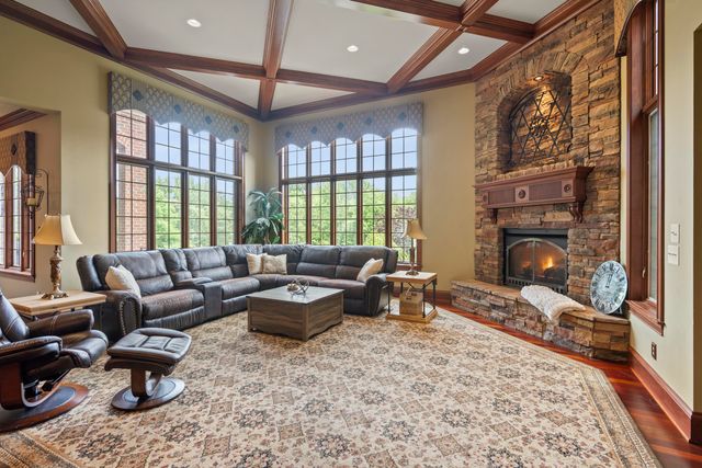 944 Squire Oaks Drive, Villa Hills, KY 41017