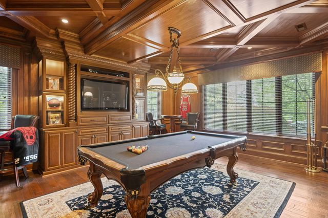 944 Squire Oaks Drive, Villa Hills, KY 41017