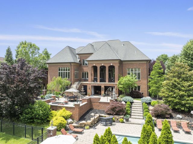 944 Squire Oaks Drive, Villa Hills, KY 41017