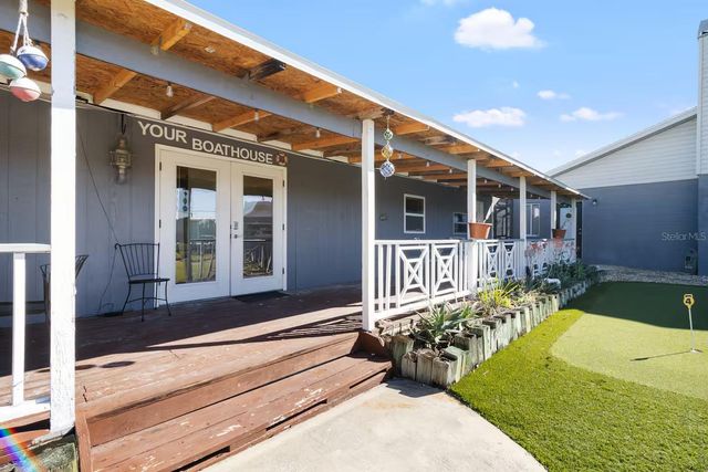 824 SEABREEZE DRIVE, Ruskin, FL 33570