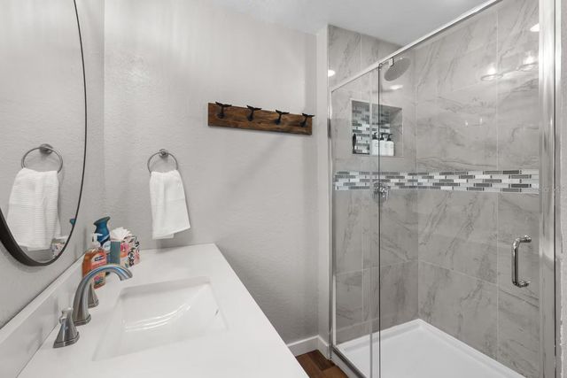 824 SEABREEZE DRIVE, Ruskin, FL 33570