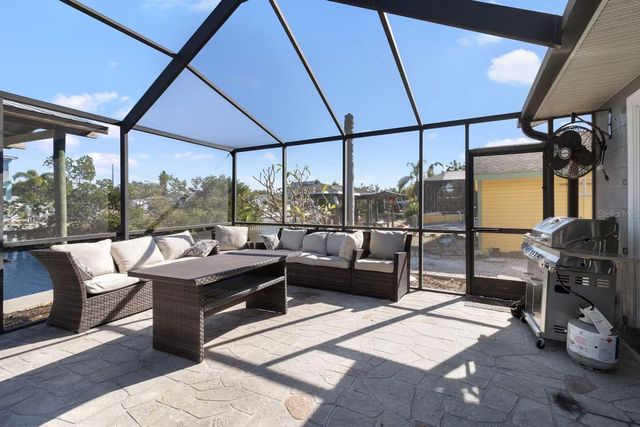 824 SEABREEZE DRIVE, Ruskin, FL 33570