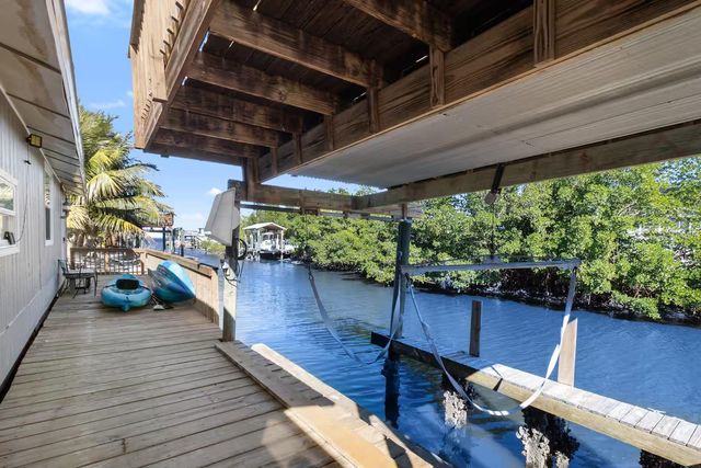 824 SEABREEZE DRIVE, Ruskin, FL 33570