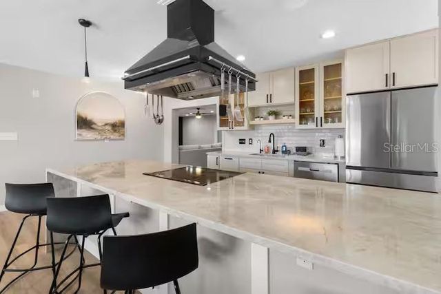 824 SEABREEZE DRIVE, Ruskin, FL 33570