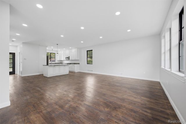 27416 Sunnydale Street, Livonia, MI 48154