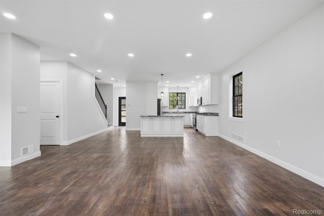 27416 Sunnydale Street, Livonia, MI 48154