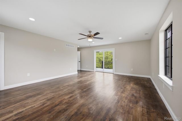 27416 Sunnydale Street, Livonia, MI 48154