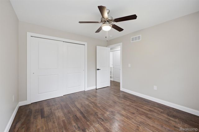 27416 Sunnydale Street, Livonia, MI 48154