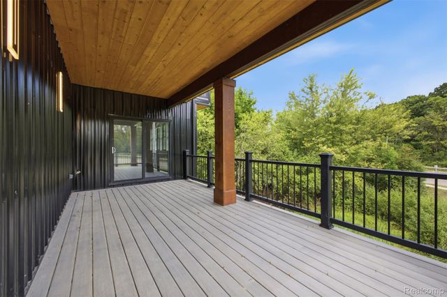 27416 Sunnydale Street, Livonia, MI 48154