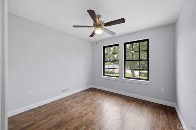27416 Sunnydale Street, Livonia, MI 48154