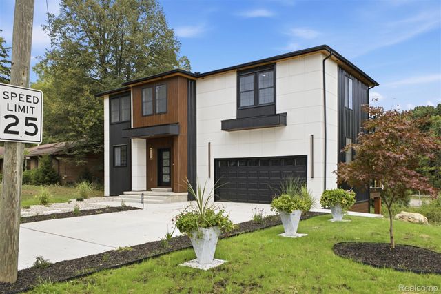 27416 Sunnydale Street, Livonia, MI 48154