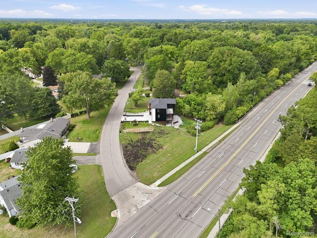 27416 Sunnydale Street, Livonia, MI 48154