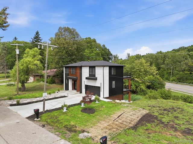 27416 Sunnydale Street, Livonia, MI 48154