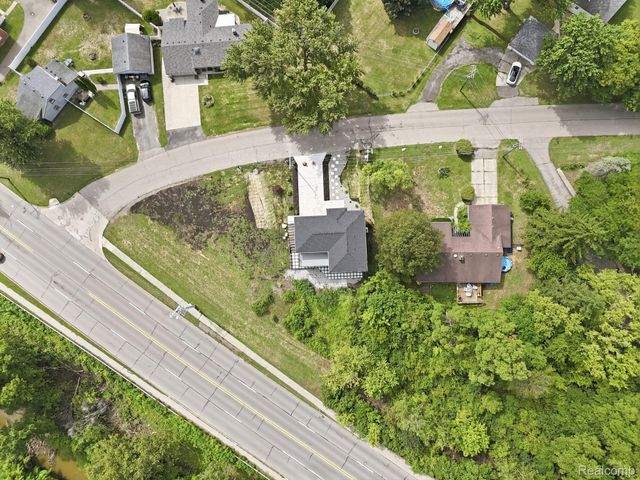 27416 Sunnydale Street, Livonia, MI 48154